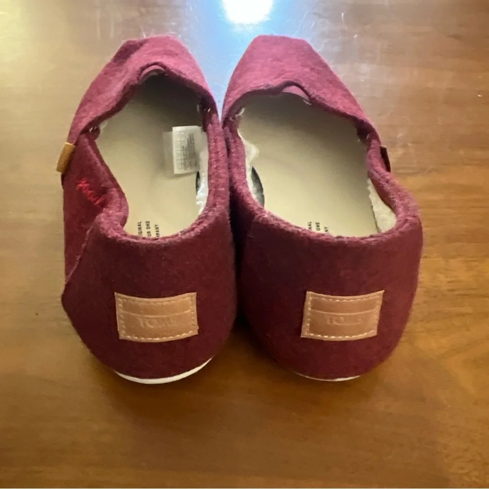 Toms Slip On red Casual Alpargata Flats Faux Fur Lined Womens‎ 8